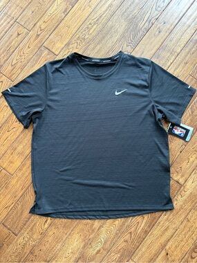Nike Dri Fit Running Basketball Mens Large Black Short Tee NWT Gym Workout Top